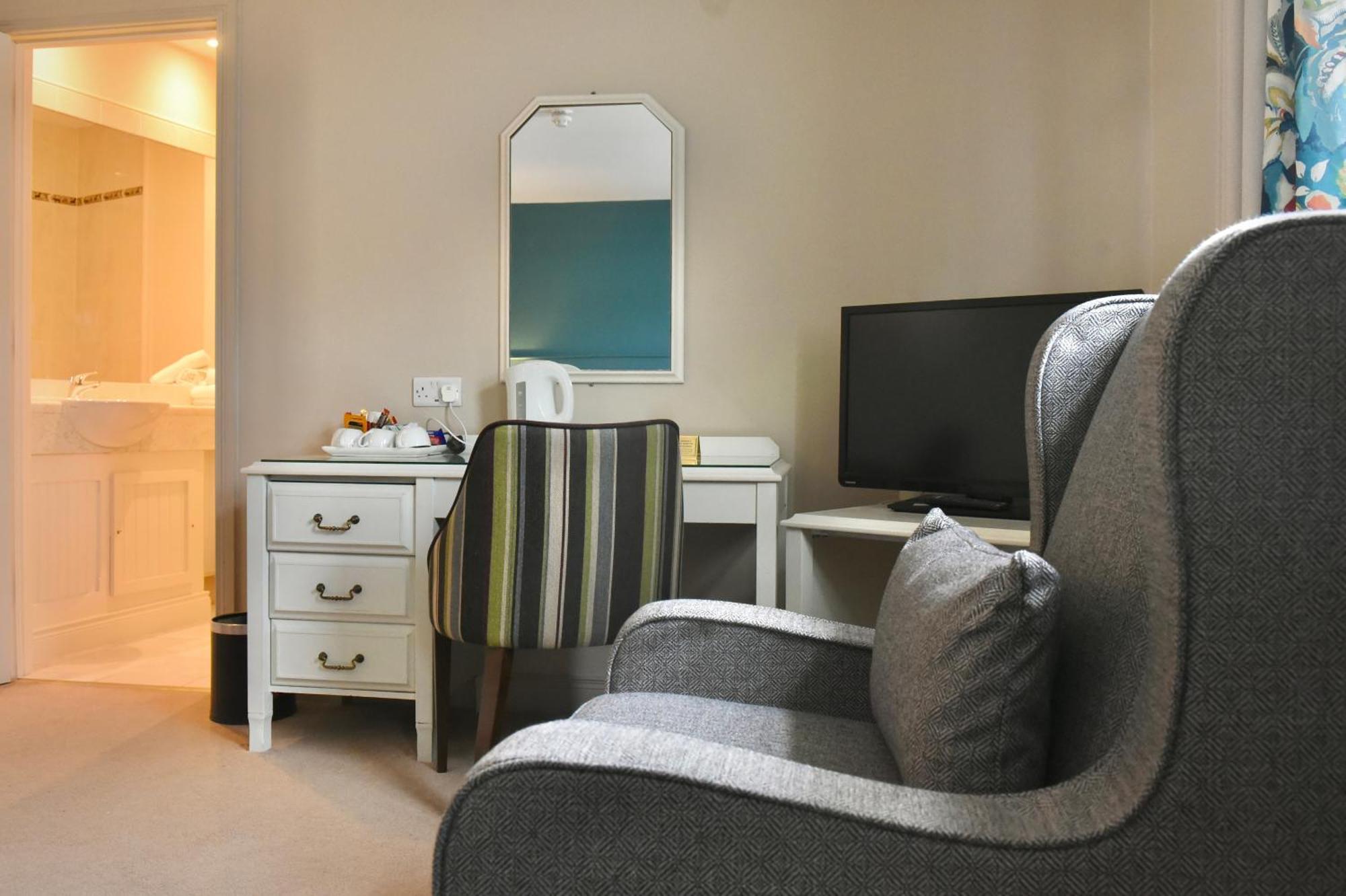 The Lough & Quay Town Centre 3*