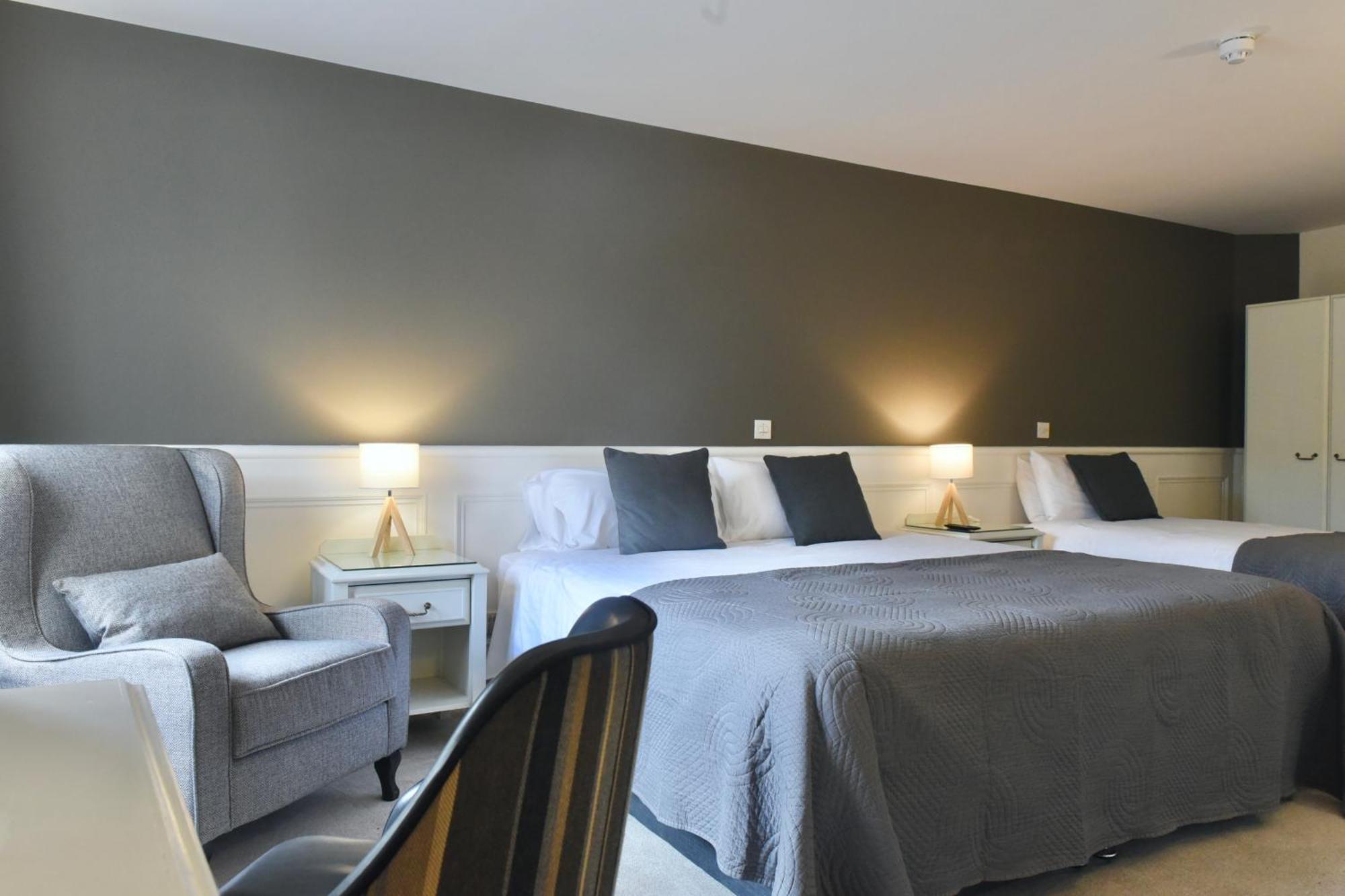 The Lough & Quay Town Centre Hotel
